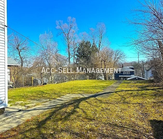 836 Coit Ave NE — Photo 9
