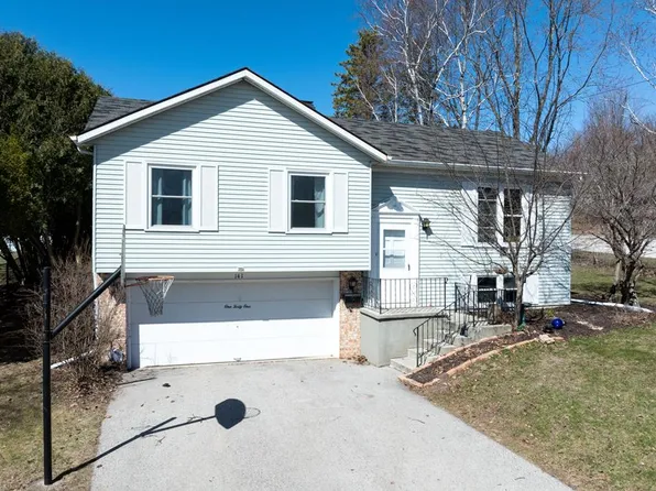 141 N 9th Pl, Sturgeon Bay, WI 54235