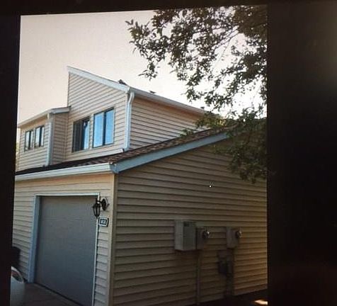 5th image of 8030 Timberlodge Trl W
