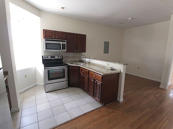 4th image of 1522 N 17th St #3