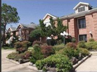 2 Shadow Ln, Houston, TX 77080