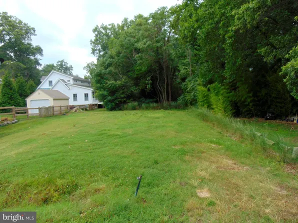 6 12th St, Colonial Beach, VA 22443