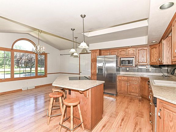 3rd image of 8203 Northwestern AVENUE