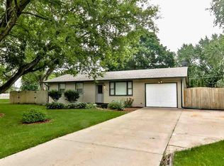 1627 Minns Dr, Machesney Park, IL 61115