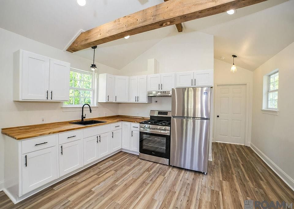 1st image of 20992 Illinois St