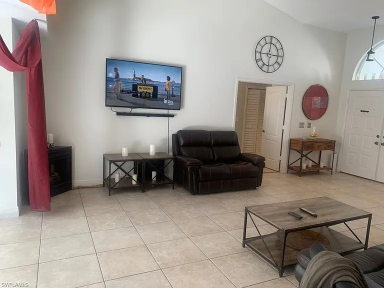 1499 Vintage Ln — Photo 6