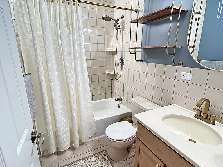 3646 N Hereford Ln — Photo 8