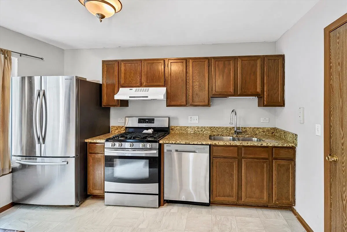 2 bed, 1200 sqft, $2,250 — Photo 4