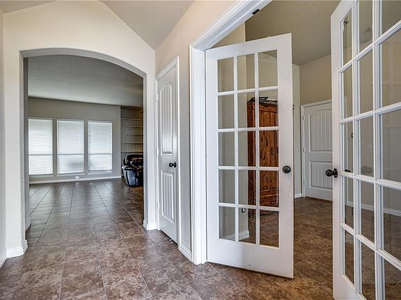 5th image of 3122 Gunsmoke Dr