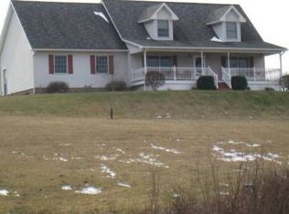 1593 Pondview Dr NE, Bolivar, OH 44612