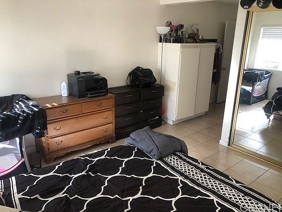 5th image of 267 S Ventura Rd Unit 275