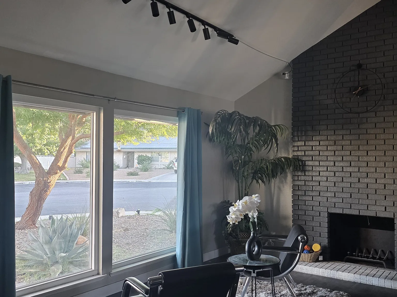 3 bed, 1712 sqft, $850 — Photo 2