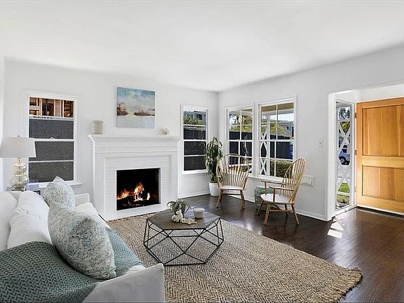 2nd image of 2944 Kelton Ave
