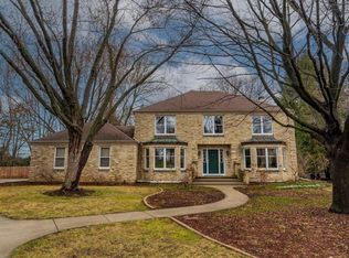 17 Sauk Creek Cir, Madison, WI 53717