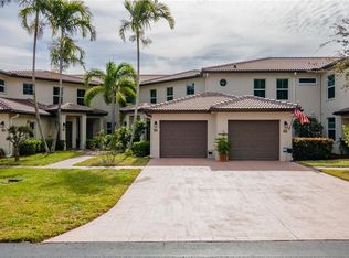 800 Diamond Cir APT 806, Naples, FL 34110