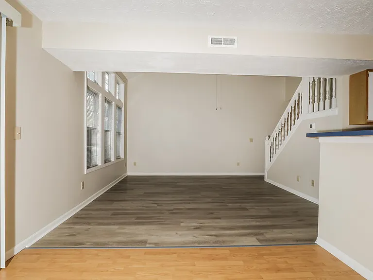 1541 Brookfield Cir — Photo 9