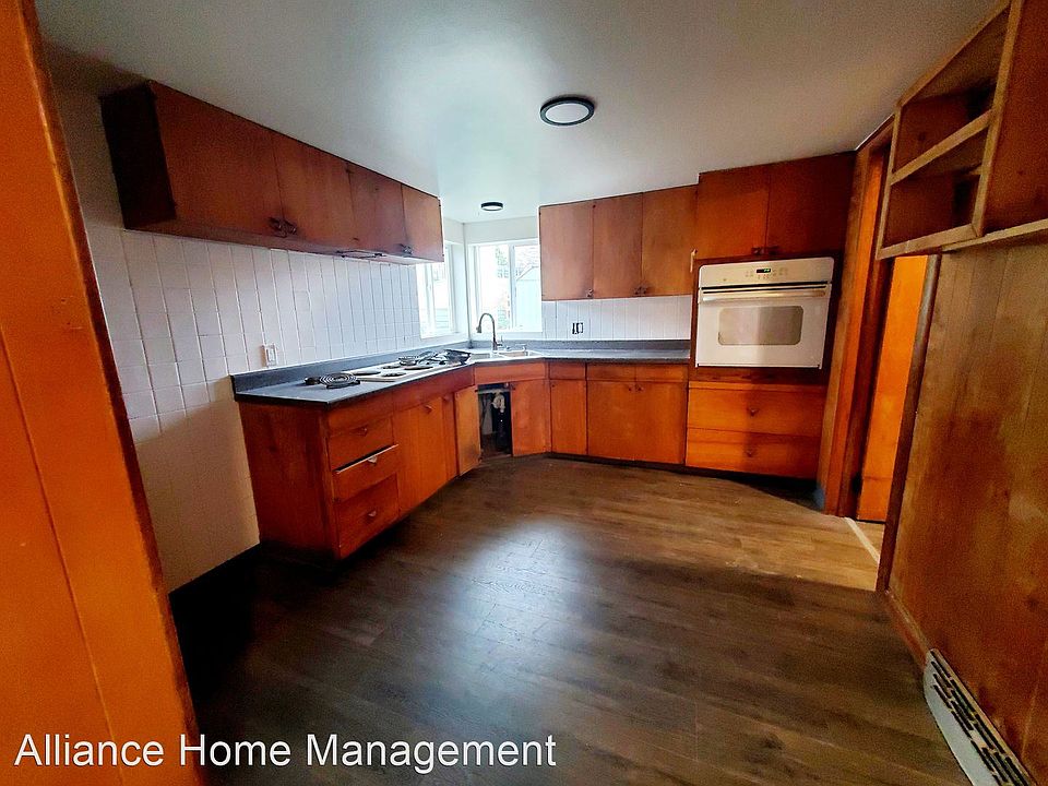 1st image of 609 W Palouse River Dr