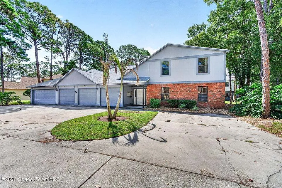 9000 York Ln — Photo 1