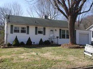32 Charles St, Athens, OH 45701