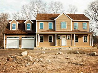 20 Plantation Dr, Tiverton, RI 02878