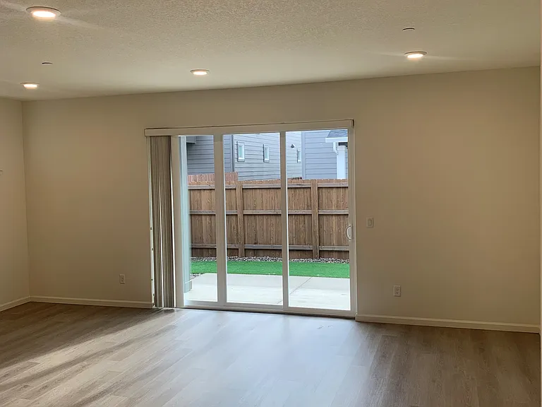 11413 NE 127th Ct — Photo 4