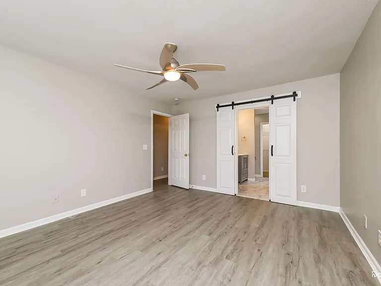 124 Dunbarton Ct — Photo 8