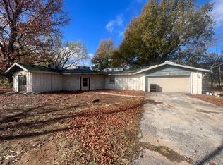 6407 N 25th St, Ozark, MO 65721