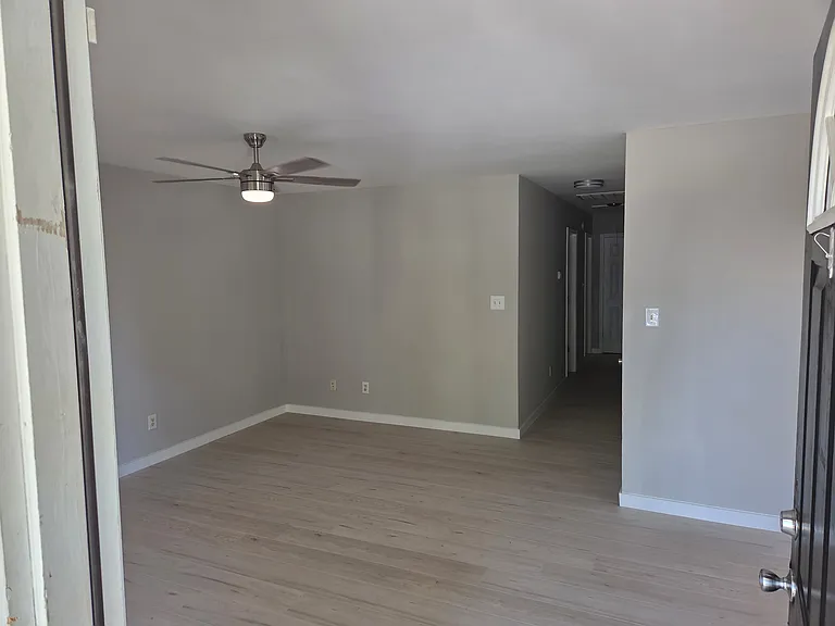 1704 E Main St — Photo 2