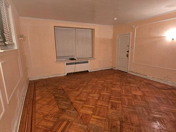 5th image of 2211 Melvin St
