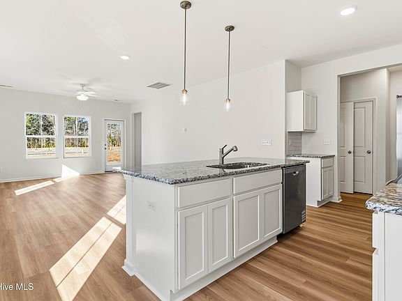 5th image of 32 E Farley Road #64