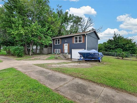 3rd image of 601 SE 23rd St
