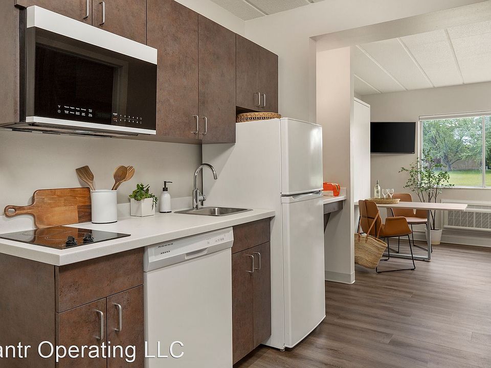 2nd image of 6001 Alderson St #8