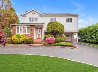 2487 Gladmore St, East Meadow, NY 11554