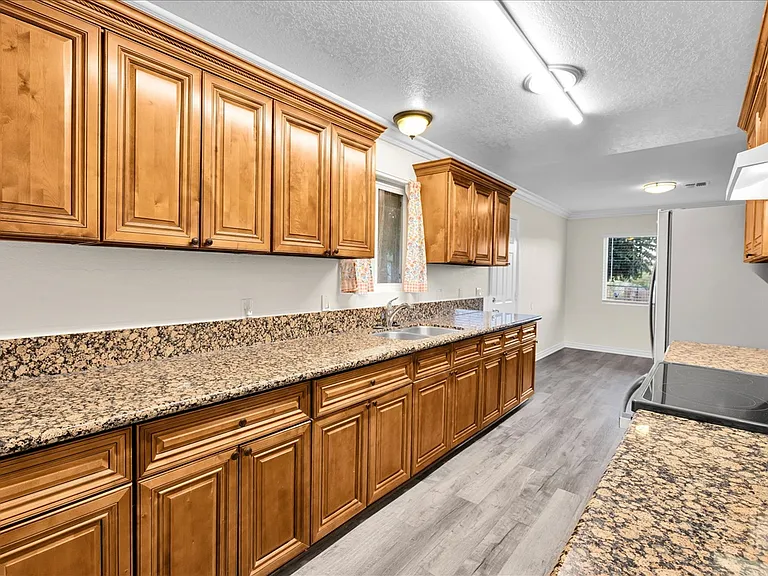 11074 Knobb Ave — Photo 11
