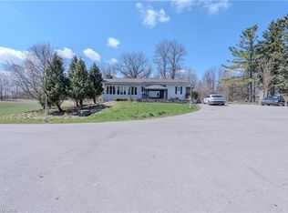 959 Book Rd W, Hamilton, ON L9G 3L1
