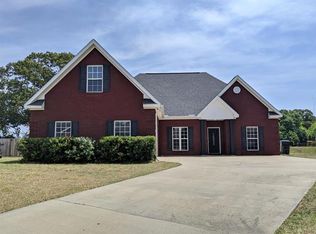 106 Canyons Ct, Midland City, AL 36350