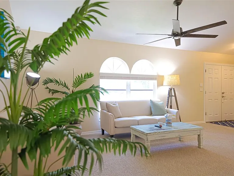 1690 Waxwing Ct — Photo 5
