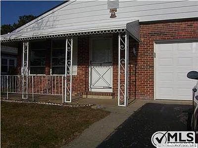 4th image of 9 Pine Valley Dr