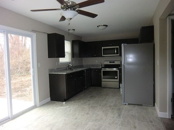 4th image of 1487 Village Circle Dr