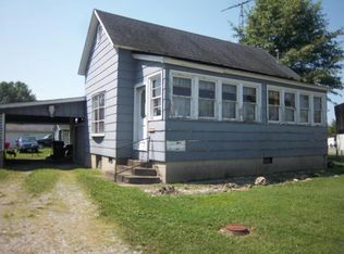 407 W Broadway Blvd, Johnston City, IL 62951