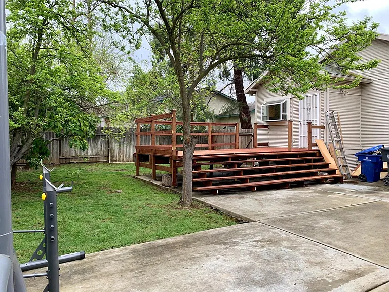 4649 V St — Photo 11