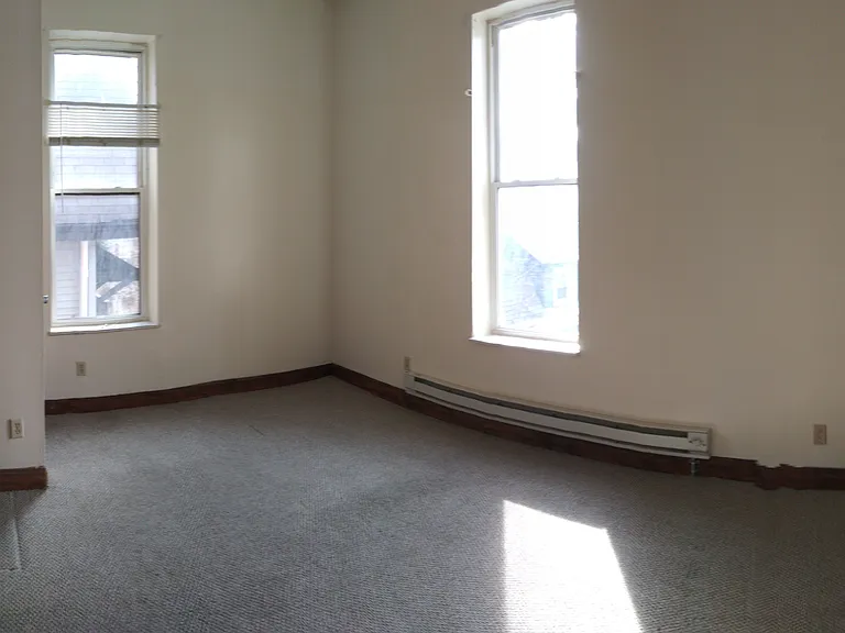 215 Albion Pl — Photo 9