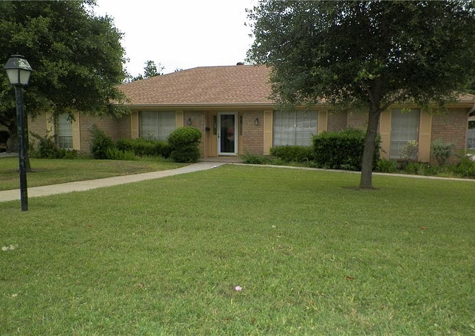 1st image of 6517 Trail Lake Dr