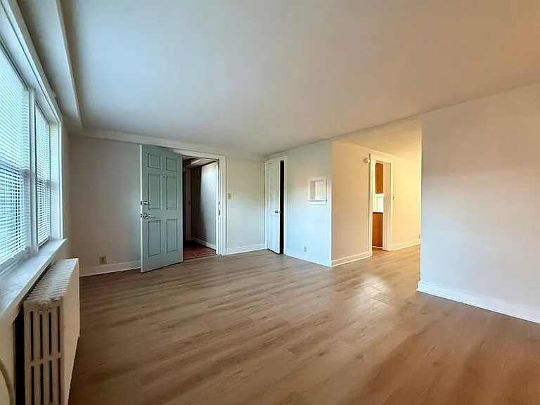 1400 Kenmore Ave #E2 — Photo 2