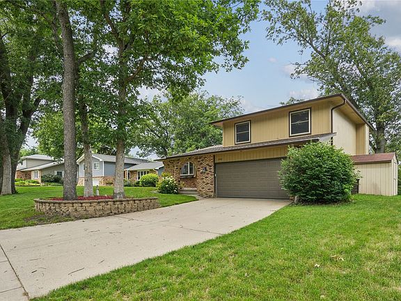 4th image of 2040 Sandalwood Dr NE