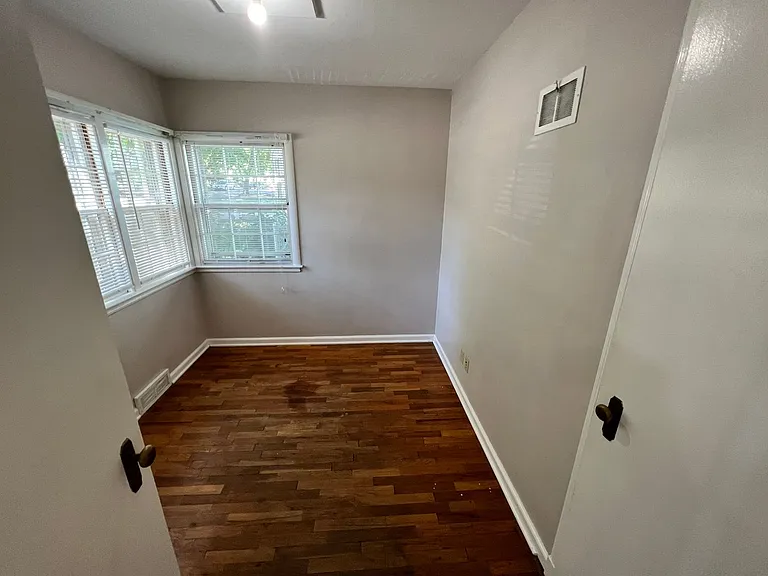 1710 Laramie St — Photo 13
