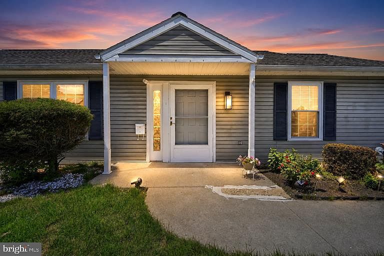 1st image of 6248 S Highlands Cir