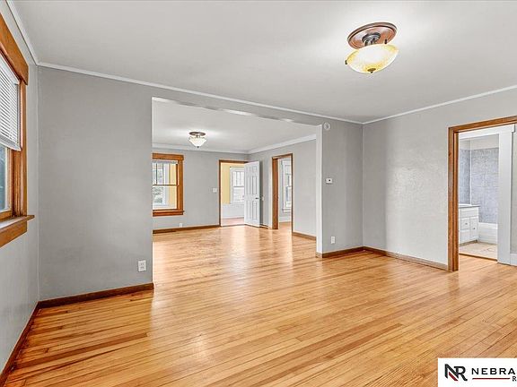 5th image of 4548 Lowell Ave