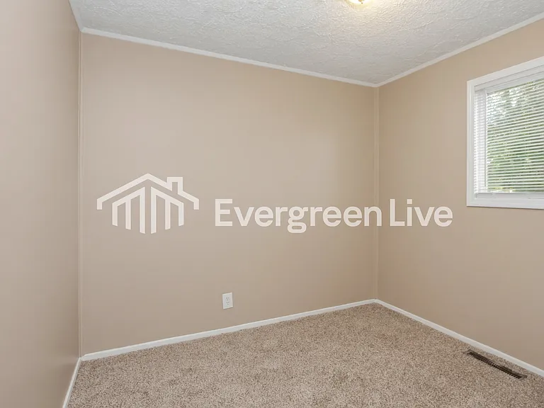 7350 Twin Beech Dr — Photo 10
