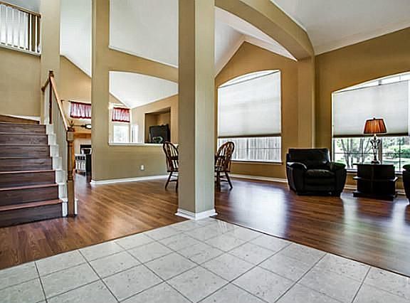 3rd image of 3913 Yaupon Dr